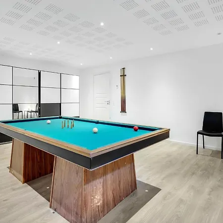 Stunning In With Kitchen Holiday home *