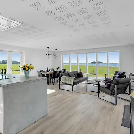 Stunning In With Kitchen *