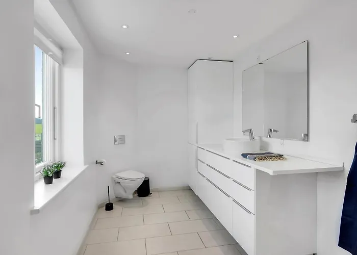 Stunning In With Kitchen