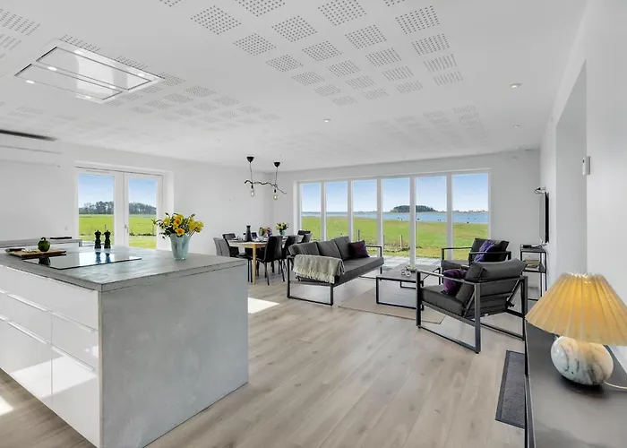 Stunning In With Kitchen *